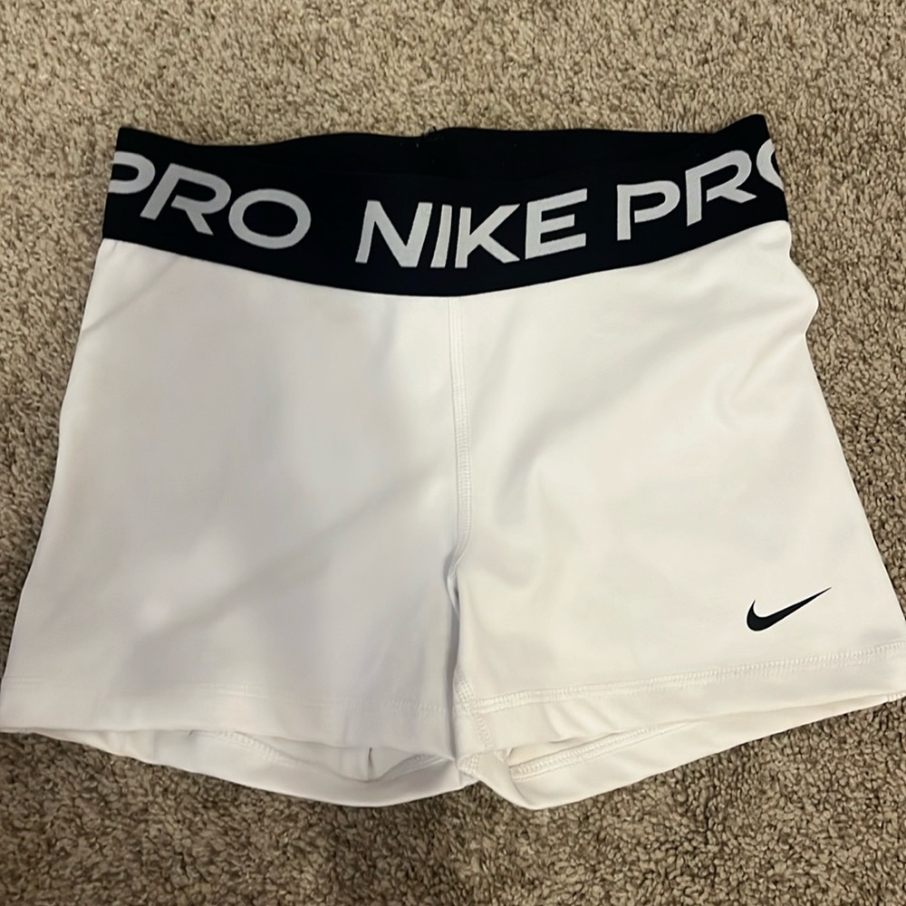 WHITE NIKE PROS GOR SALE!!!